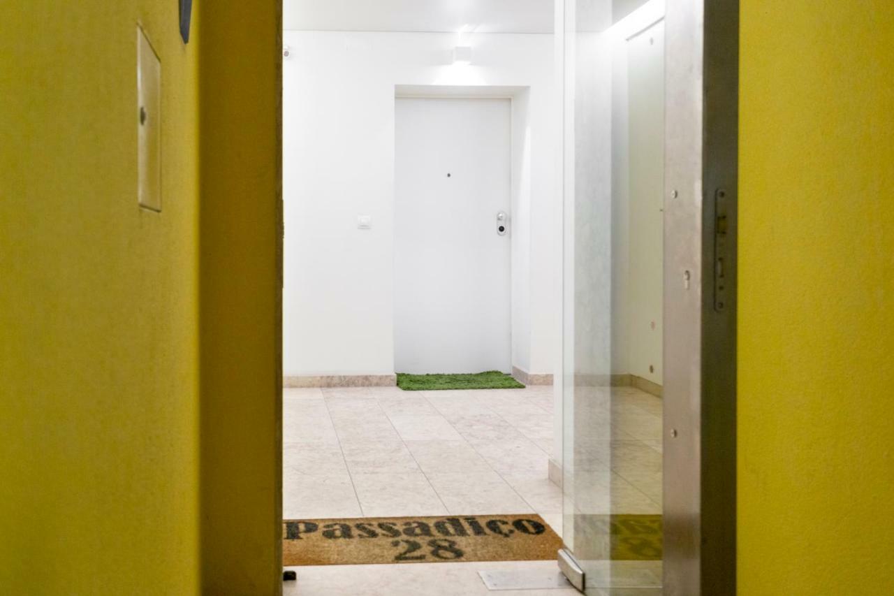 Altido Bright And Elegant 1Br Home With Workspace And Huge Terrace In Pena, Close By Viewpoint Lisboa Exterior foto