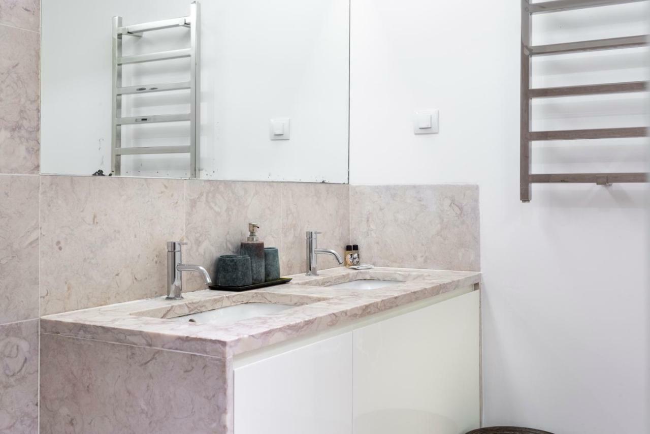 Altido Bright And Elegant 1Br Home With Workspace And Huge Terrace In Pena, Close By Viewpoint Lisboa Exterior foto