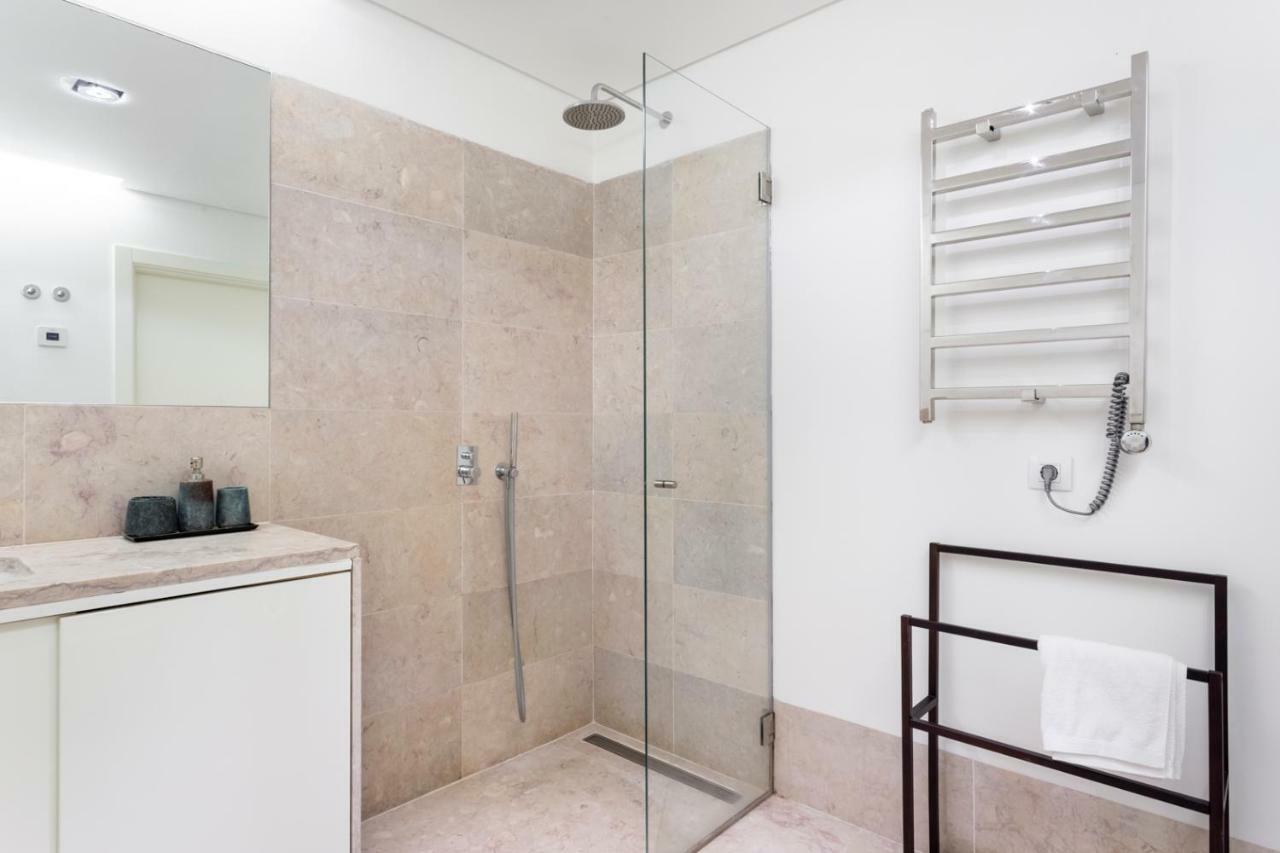 Altido Bright And Elegant 1Br Home With Workspace And Huge Terrace In Pena, Close By Viewpoint Lisboa Exterior foto