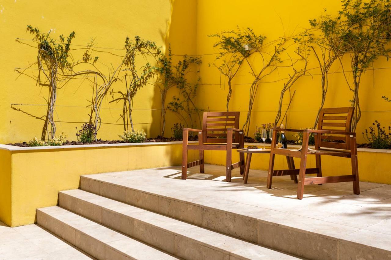Altido Bright And Elegant 1Br Home With Workspace And Huge Terrace In Pena, Close By Viewpoint Lisboa Exterior foto