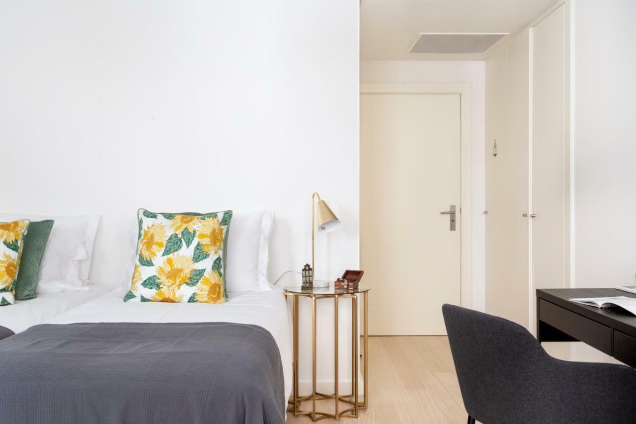 Altido Bright And Elegant 1Br Home With Workspace And Huge Terrace In Pena, Close By Viewpoint Lisboa Exterior foto