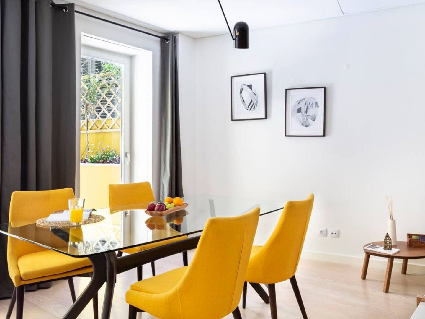 Altido Bright And Elegant 1Br Home With Workspace And Huge Terrace In Pena, Close By Viewpoint Lisboa Exterior foto