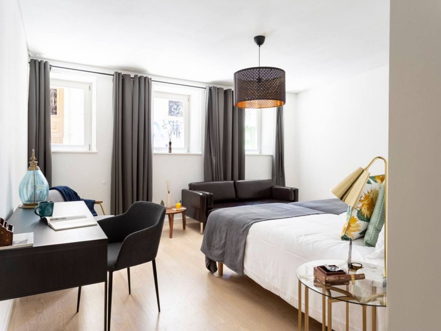 Altido Bright And Elegant 1Br Home With Workspace And Huge Terrace In Pena, Close By Viewpoint Lisboa Exterior foto