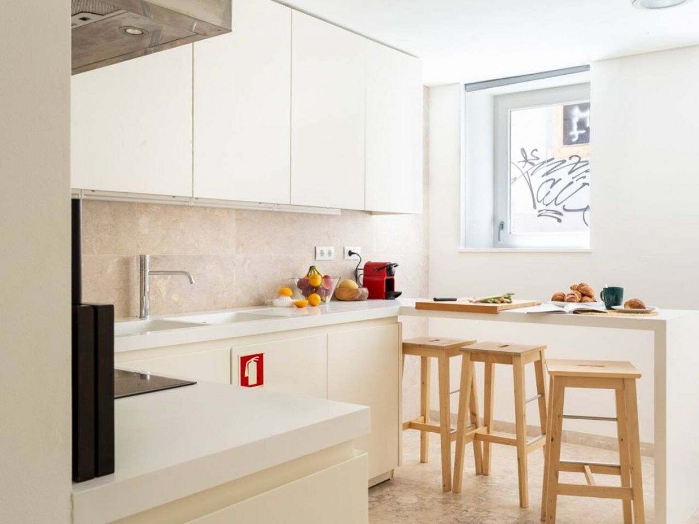 Altido Bright And Elegant 1Br Home With Workspace And Huge Terrace In Pena, Close By Viewpoint Lisboa Exterior foto