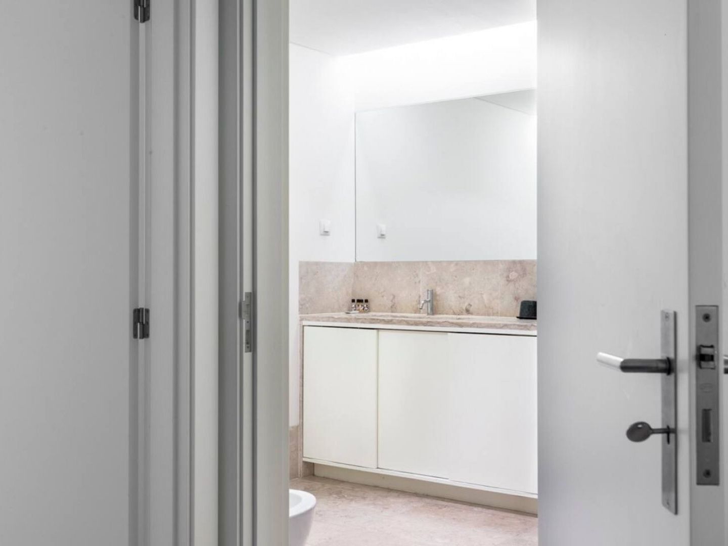 Altido Bright And Elegant 1Br Home With Workspace And Huge Terrace In Pena, Close By Viewpoint Lisboa Exterior foto